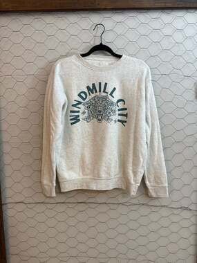 Windmill City Butterfly Wolf Graphic Heather Gray Crewneck Sweatshirt